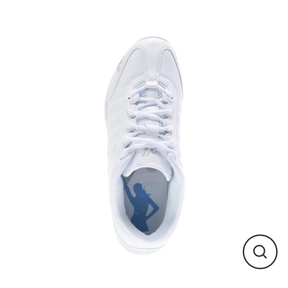 Cheerleading shoes
